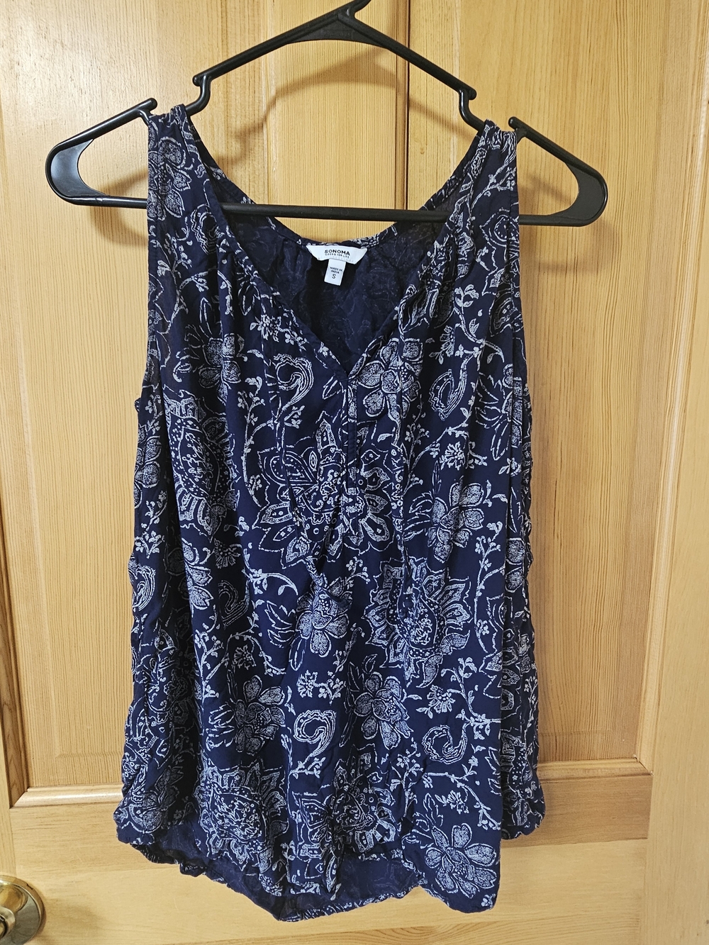 Apt. 9 Navy Floral V-Neck Sleeveless Top